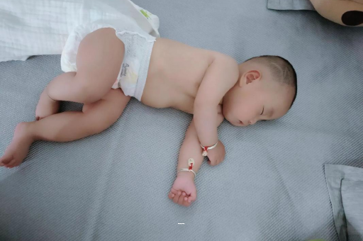 弥勒宝宝咳嗽发烧拉肚子